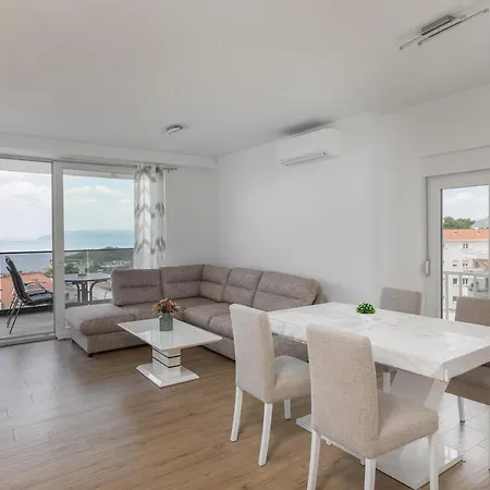 S&s Deluxe 3* Makarska