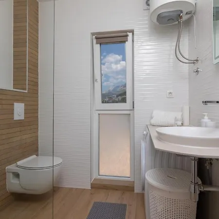 S&s Deluxe Pensjonat Makarska