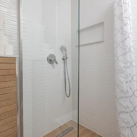 S&s Deluxe 3* Makarska