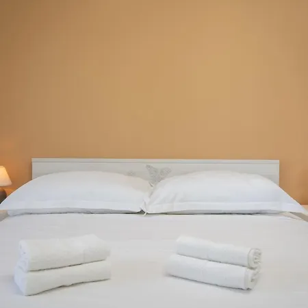 S&s Deluxe ماكارسكا